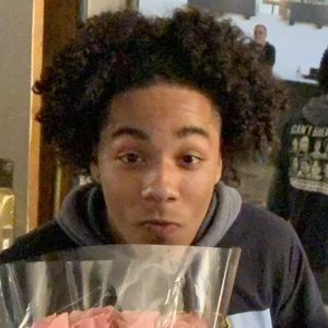 Meet your Posher, Adrien